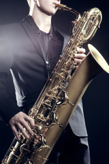 Obraz premium Saxophone Player Saxophonist Playing Sax baritone