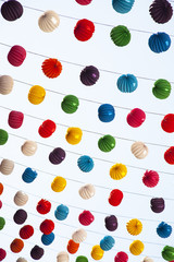 multiples guirnaldas con farolillos de colores en la feria de Málaga en España