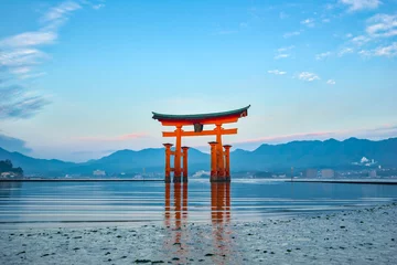 Keuken foto achterwand Japan The Floating Torii gate in Miyajima, Japan