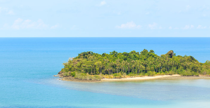Koh man nai is near Koh Chang Trat , Thailand