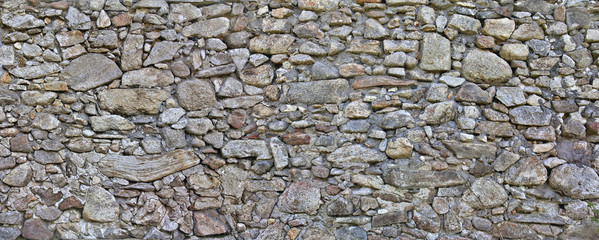 grobe Hüttenwand