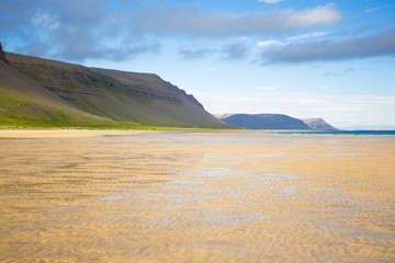 Fototapeta na wymiar Ocean beach, Iceland