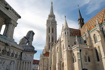 Sculpture of a lion in front of Cathedral of Matthias
