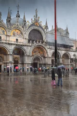 Fototapeten Piazza San Marco during rain in Venice © irisphoto1