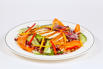 salad with zucchini and grilled chicken