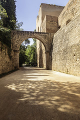 Fototapeta na wymiar Wandeling langs de muren van het Alhambra in Granada,
