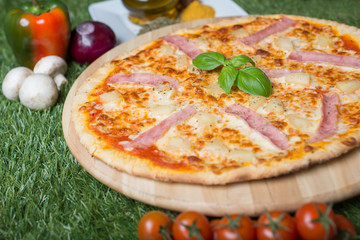 Delicious pizza in hawaiian style which consist combination of sweet and salt flavour