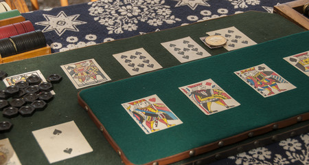 Fototapeta premium Old Fashioned Card Game, Coloma
