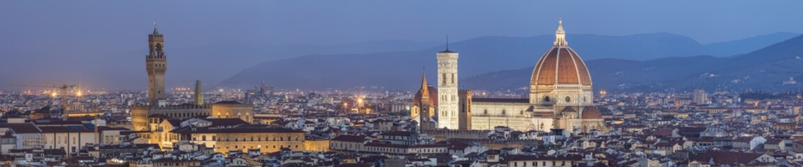 Fototapeta premium wide panorama of Florence morning in twilight