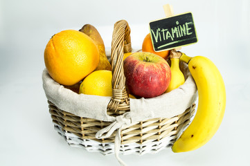 Vitamine / Frisches Obst im Korb / Obstkorb / Gesund