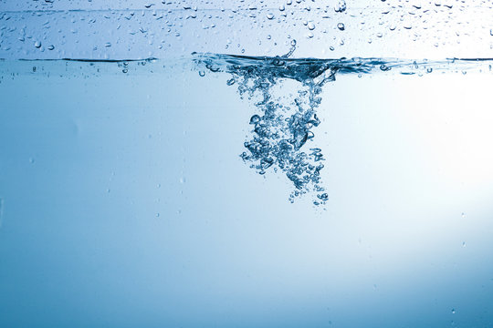 Water, drops, sprays, splashes, stream, flow, abstraction, minim