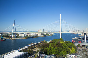 大阪天保山大橋と街並み