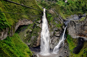 Fototapeta na wymiar Waterfall Manto de la Novia, Baños de Agua Santa, Ecuador
