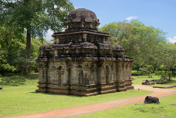 Fototapeta na wymiar The ancient Hindu temple devoted to Shiva. Archaeological complex of Polonnaruwa, Sri Lanka