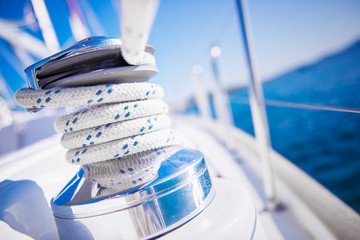 Sailboat winch and rope yacht detail. Yachting - obrazy, fototapety, plakaty