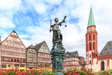 old town square romerberg with Justitia statue - obrazy, fototapety, plakaty