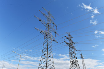 AKW Philipsburg, AKW . Im Bild: Ein Strommast der zum Atom Kernkraftwerk (AKW) in Philipsburg führt .  © Ulrich Roth