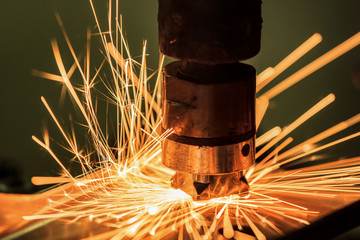 Lighting of spot welding nut to automotive part