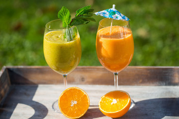 Smoothie mit Sellerie und Orange