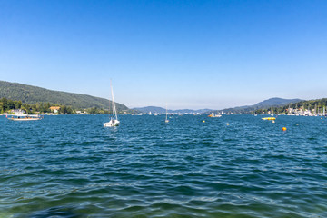 Fototapeta premium Segelboote am Wörthersee in Kärnten