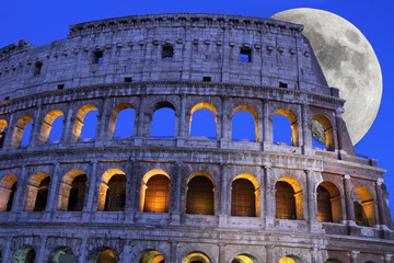 Colosseo with moon