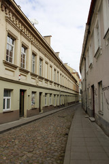 Fototapeta na wymiar улица в Вильнюсе, старый город