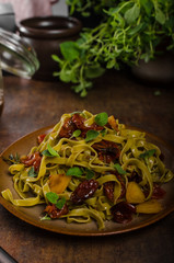 Pasta with sun dried tomatoes