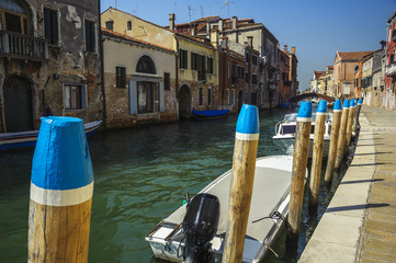 Fototapeta na wymiar Canal in Cannareggio einem Sestiere von Venedig