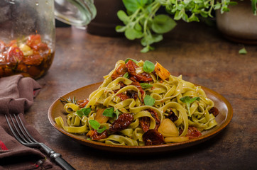 Pasta with sun dried tomatoes