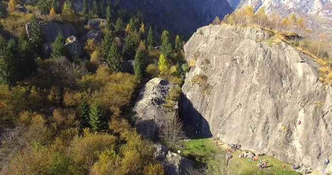 Aerial 4k - Valmasino (IT) - Panoramica aerea del Sasso del Remenno 