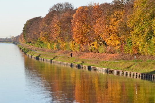 Wesel-Datteln-Kanal bei Herbstbeginn