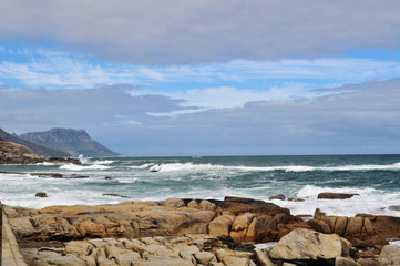 Fototapeta na wymiar Sud Africa, 17/09/2009: paesaggio sudafricano visto dalla spiaggia di Sea Point, uno dei sobborghi più ricchi e densamente popolati di Città del Capo