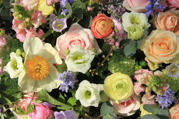 Mixed bridal arrangement