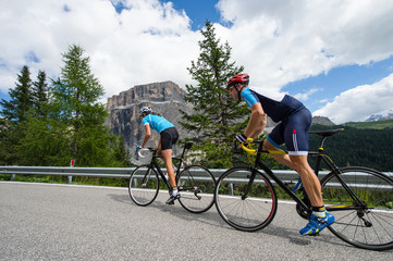 Fototapeta premium Beautiful cycling tour on a pass