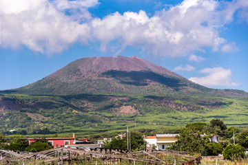 Fototapeta na wymiar View of Mount Vesuvius on a sunny day