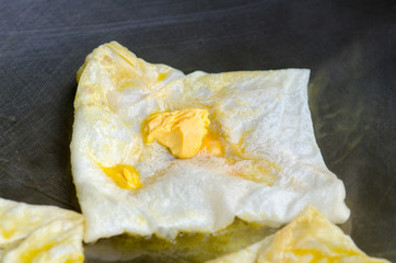 .Roti on a pan of hot smoke and the smell of incense wafting app