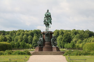 Obraz premium Equestrian Statue Frederick Francis II in Schlossgarten of Schwerin Castle, Mecklenburg Germany