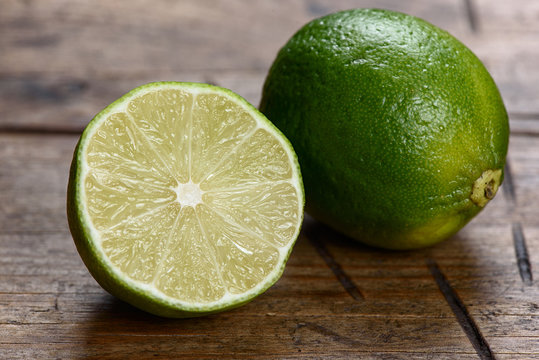 lime slice on a wooden background