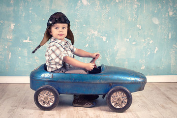 Tretauto fahren, Retro style, Kinder