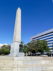 Fototapeta na wymiar Obelisk in Santiago de Chile