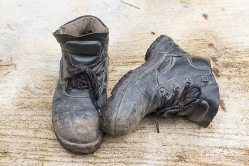 Safety leather shoe