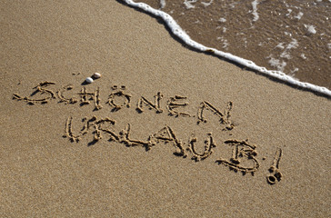 Gruß im Sand - Schönen Urlaub