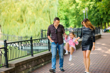 Fototapeta premium father with the daughter in the park