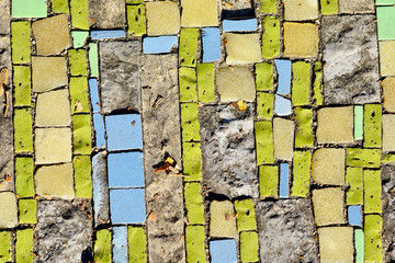 Mosaiksteine auf einem Gehweg