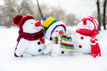 Happy snowman family