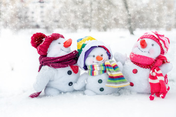 Happy snowman family
