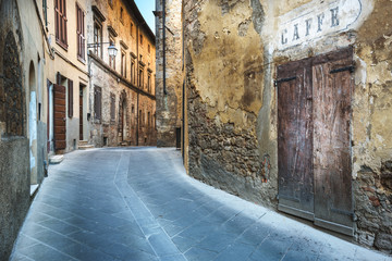 Fototapeta na wymiar Old alley in a beautiful medieval town, Sarteano in Tuscany, Ita