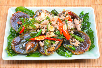 Fried basil with pork and preserved egg

