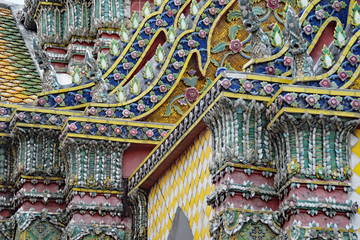 Porzellandekor im Wat Phra Kaeo