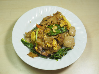fried noodle with pork